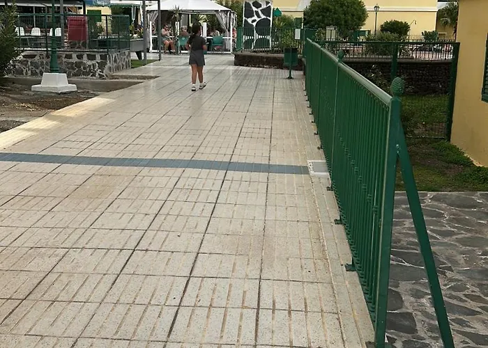 Olas Heated Pool Lägenhet